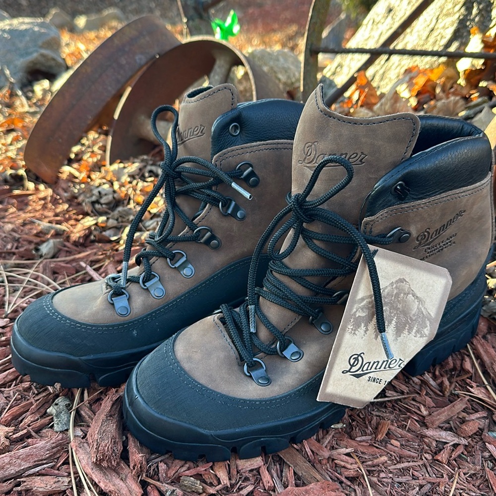 Danner NWT Combat Hiker Learher Boot, Men’s Size 8 R, Women’s Size 9